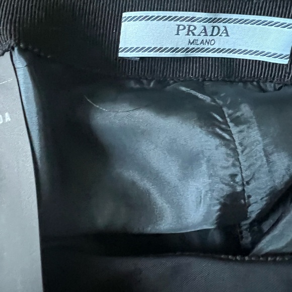 Prada - Picture 7 of 10